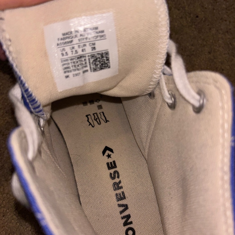 Converse Blue High-Tops with White Accents - Picture 5 of 8